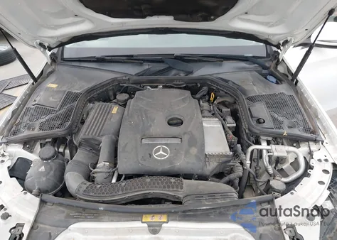 2016 Mercedes-Benz C 300 4Matic из США, поврежденный, VIN 55SWF4KB5GU138464